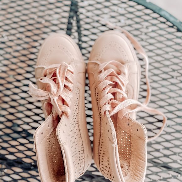 High Top Vans - Picture 1 of 3